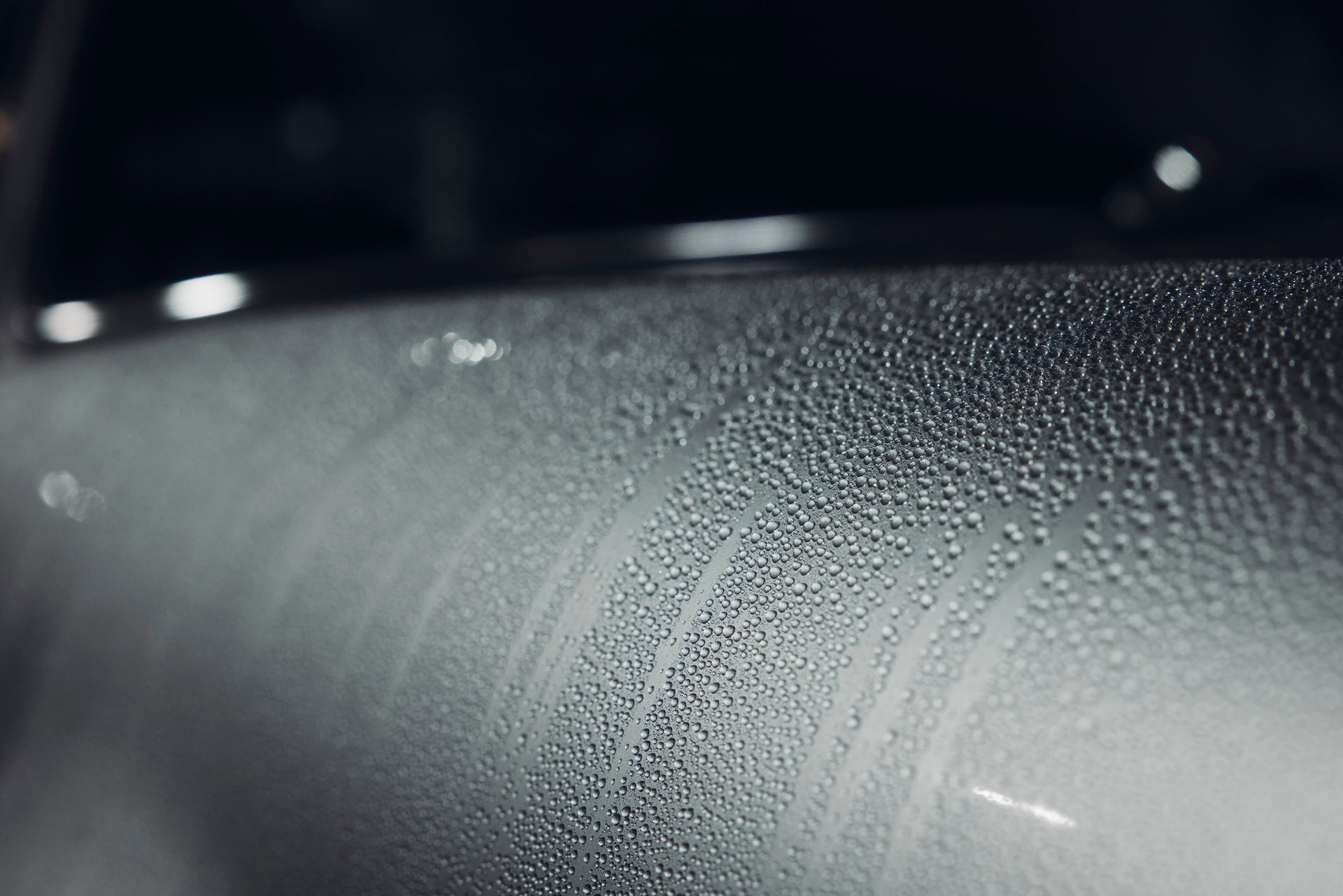 Cera per auto vs. Sigillatura ceramica – Qual è il miglior trattamento per la vernice?