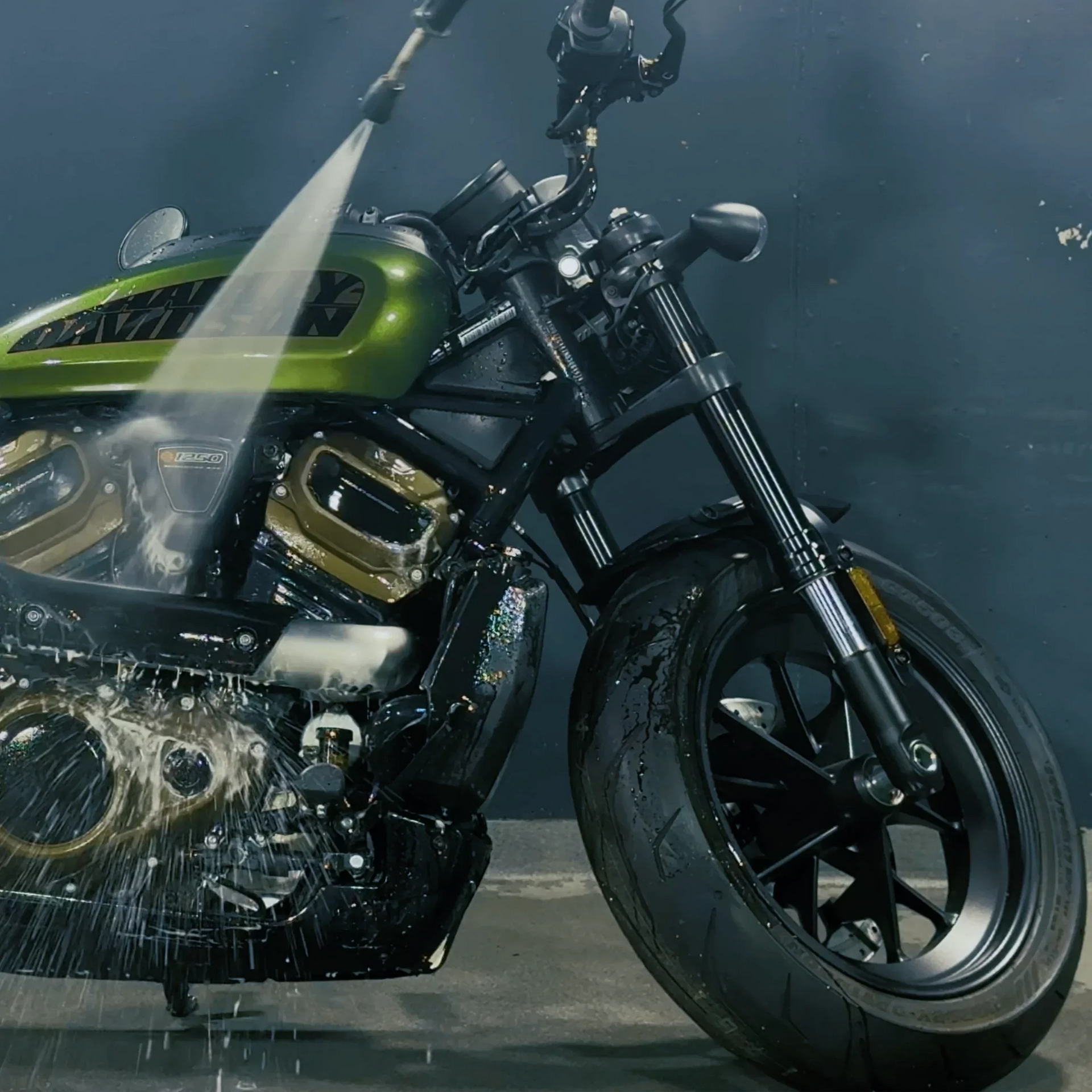 Come prendersi cura correttamente di una moto senza danneggiare le parti sensibili?
